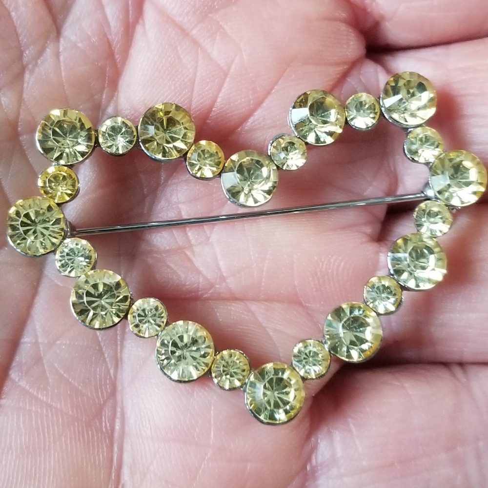 Rhinestone Glass Open Heart Brooch Jonquil Pale Yellow